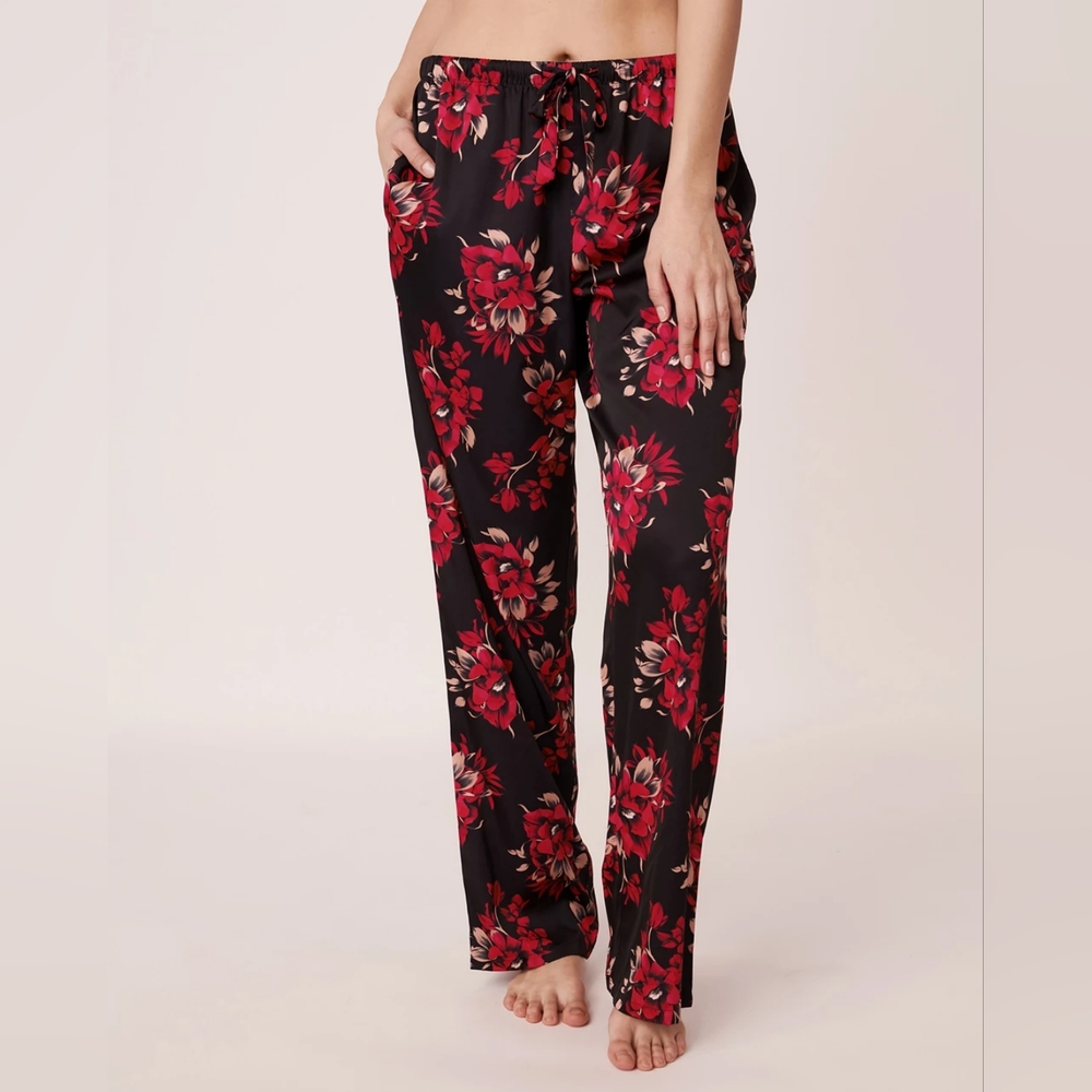 🎉3/$25🎉 Satin Straight Leg Pants
